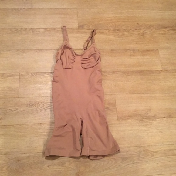 Women’s Full Body Shapewear With Butt Lifter And Thigh Slimmer - Picture 6 of 8